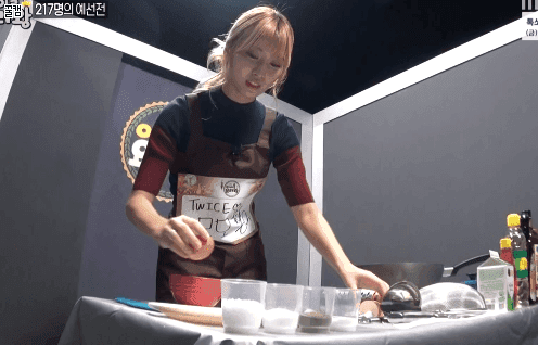 b2c6e8eb208826dd9ce6d4e7821c0bd1_1592501965_6802.gif